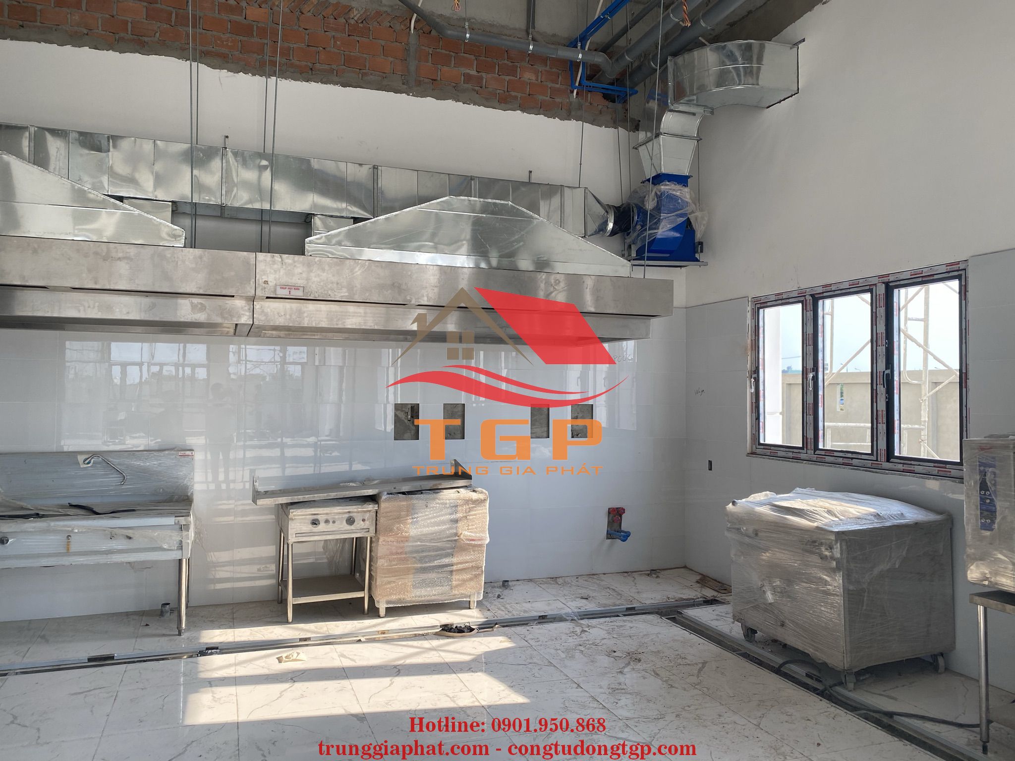 bố trí bếp ăn inox